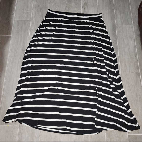Torrid Maxi Skirt - Picture 1 of 7